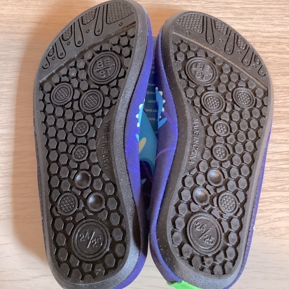 NWT Toddler Water Shoes - Picture 5 of 5